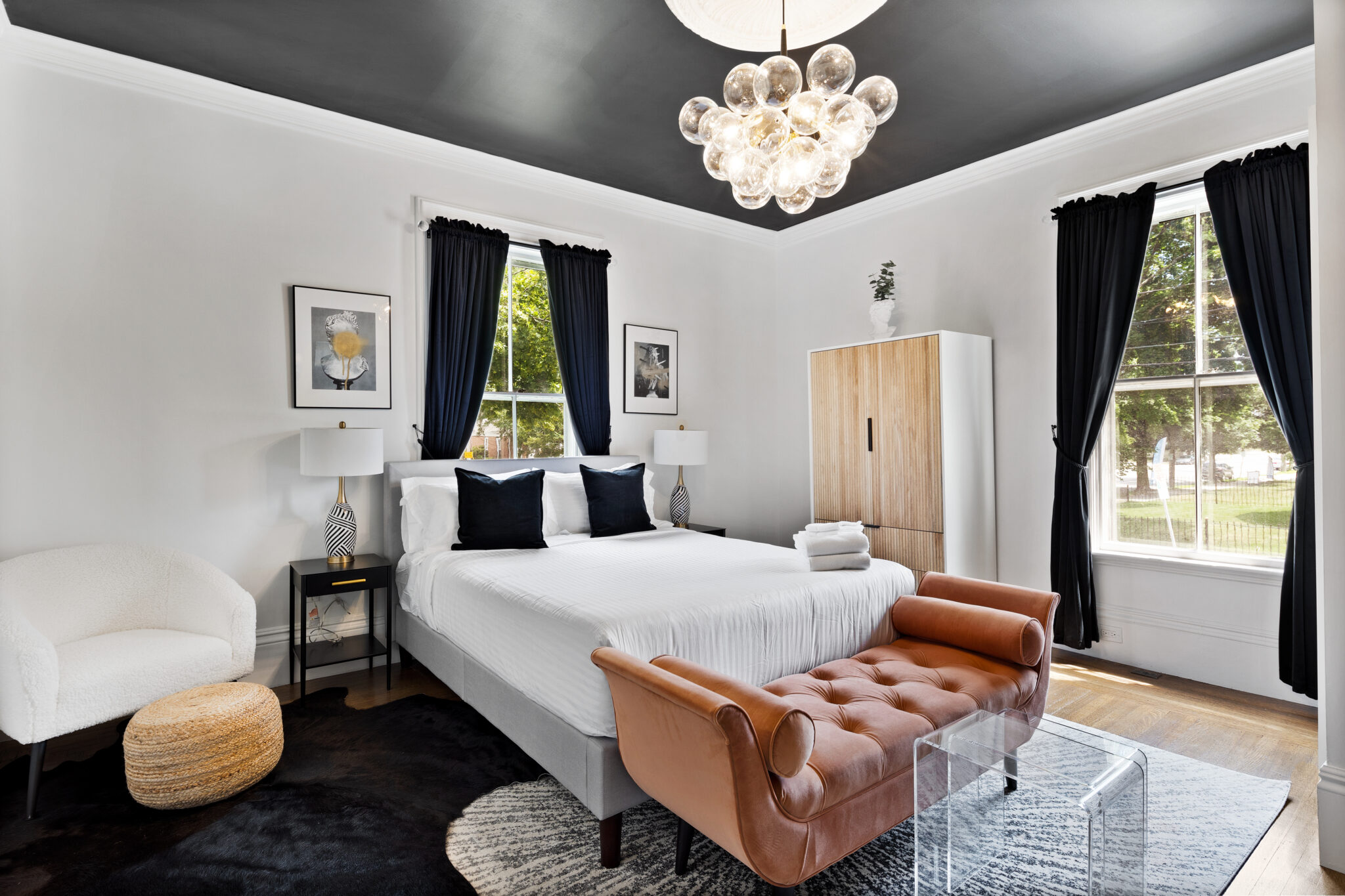 Classic Queen The Coach House