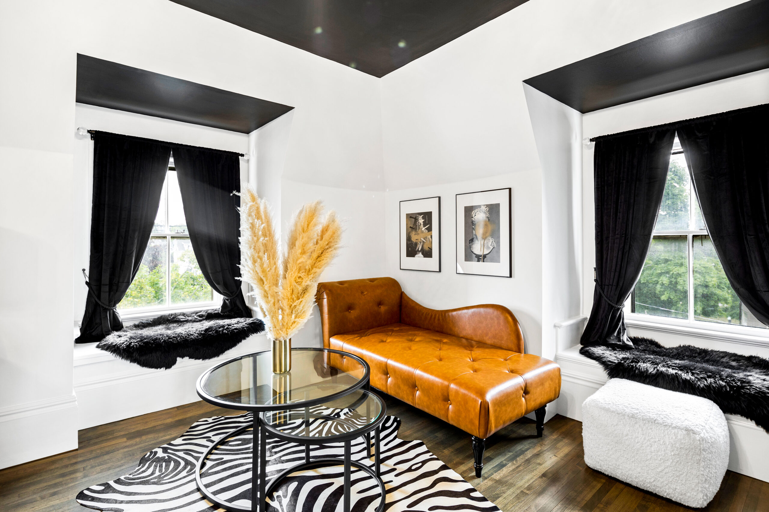 Room 10 - Seating Area