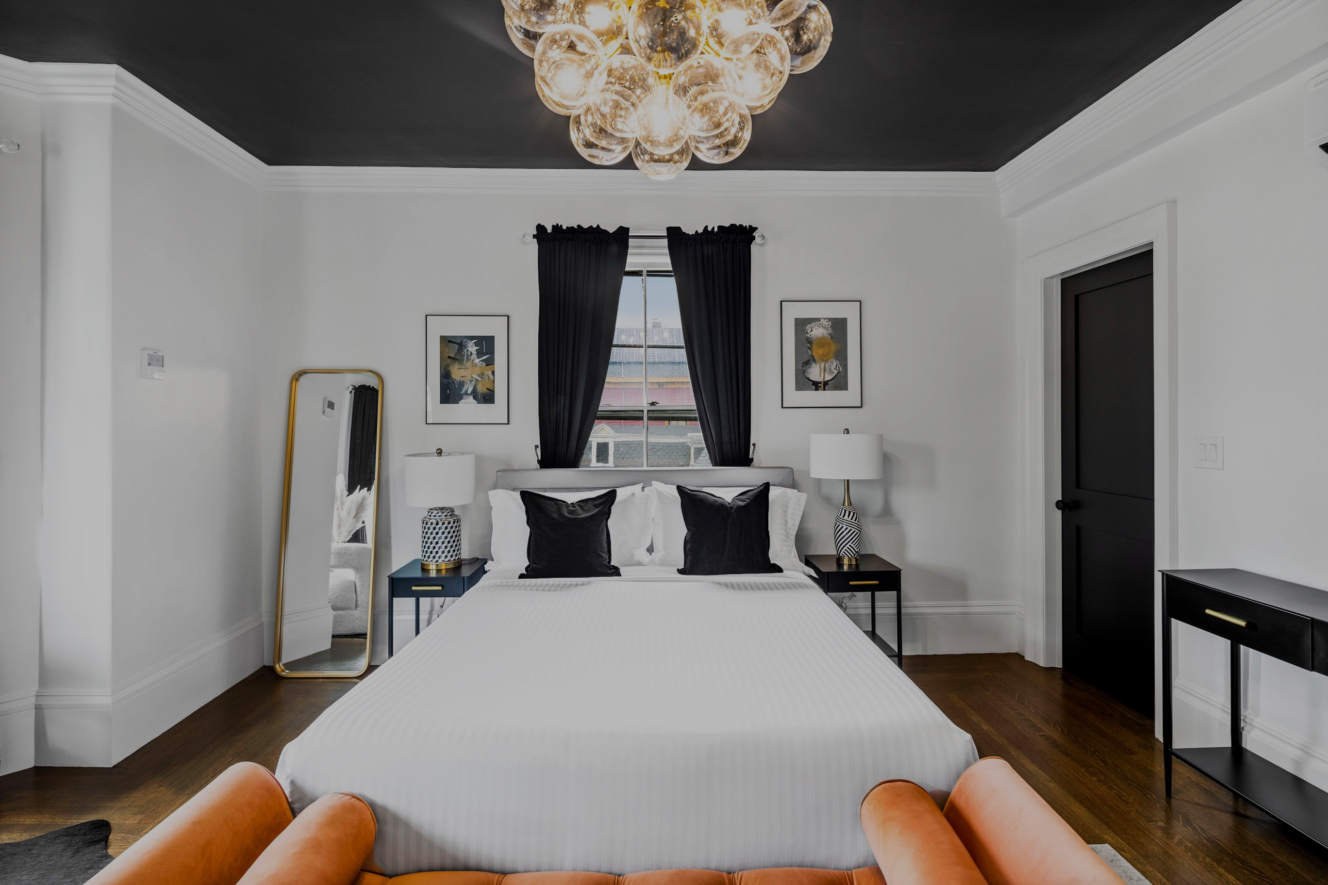 Room 5 - Bed - Header